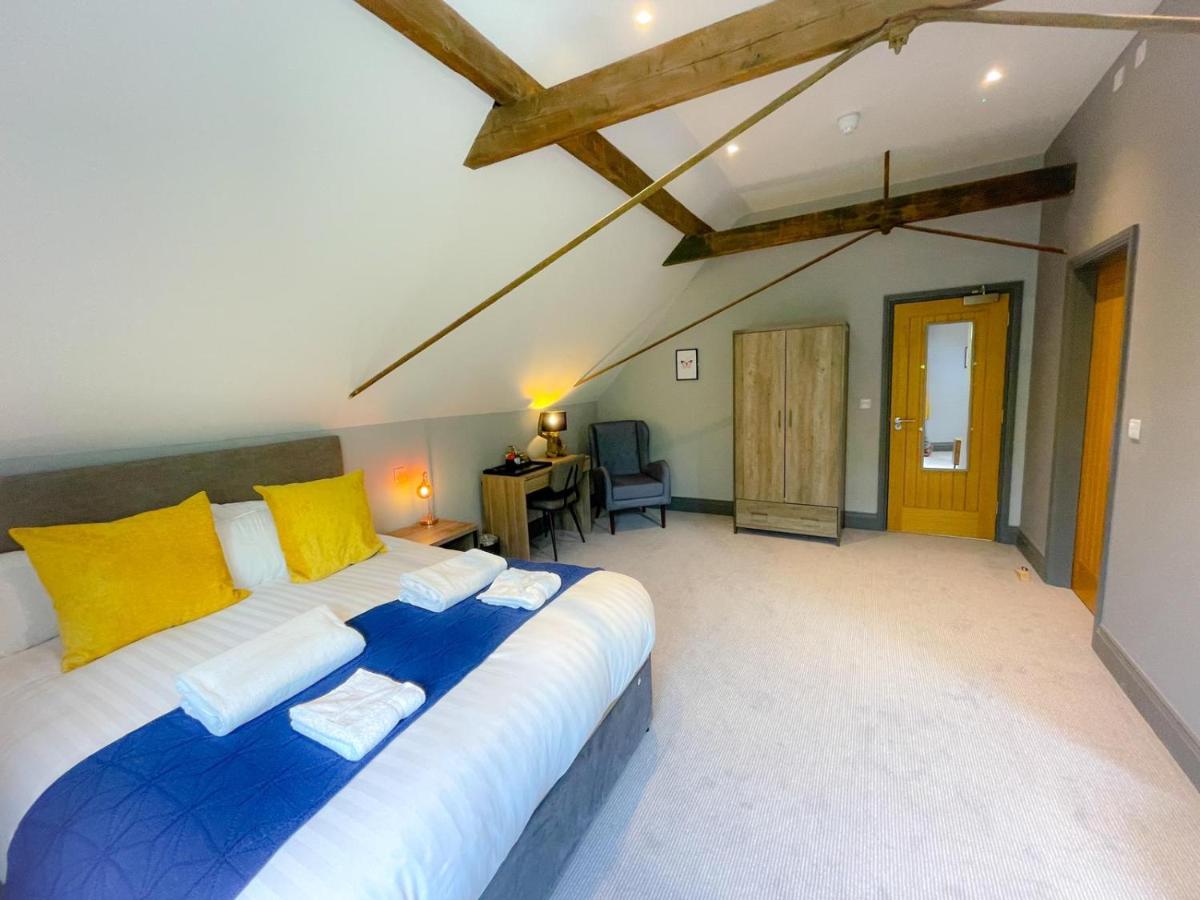 The Strutt Arms - Housity