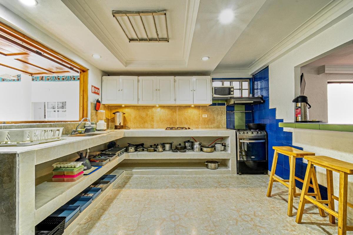 Hostal Palo Alto - Housity