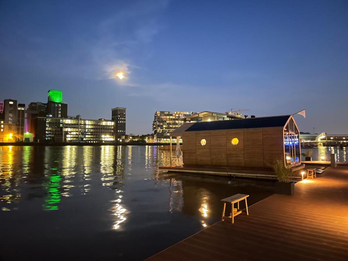 Wikkelboats at Floating Rotterdam Rijnhaven - Housity