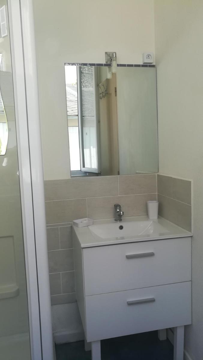 55Magenta - Housity