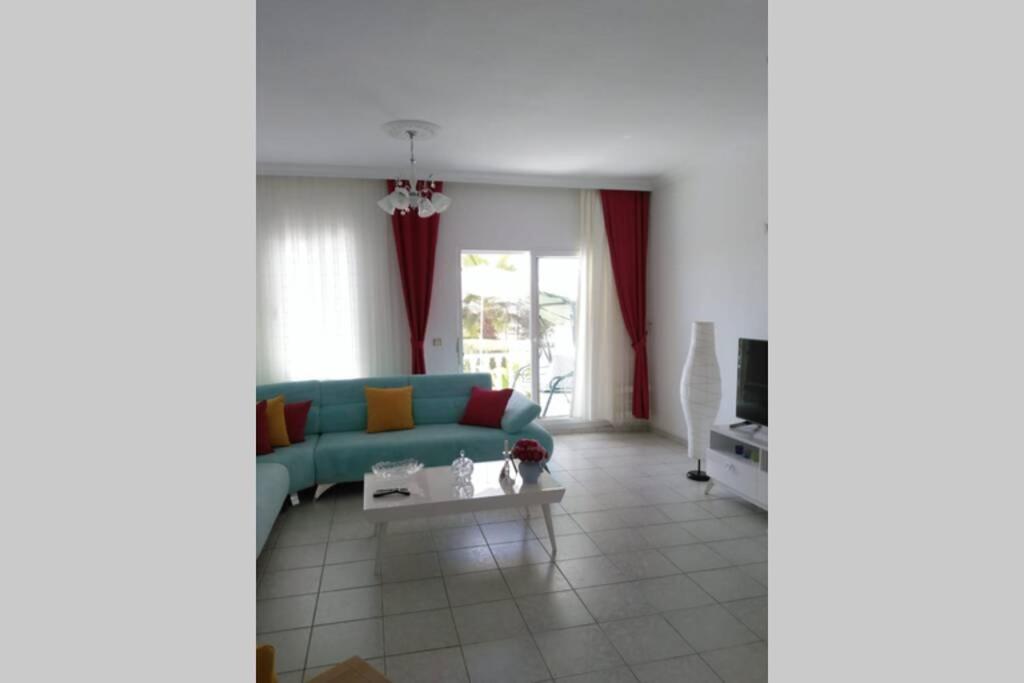 Deniz kenarında triplex villa uygun fiyat - Housity