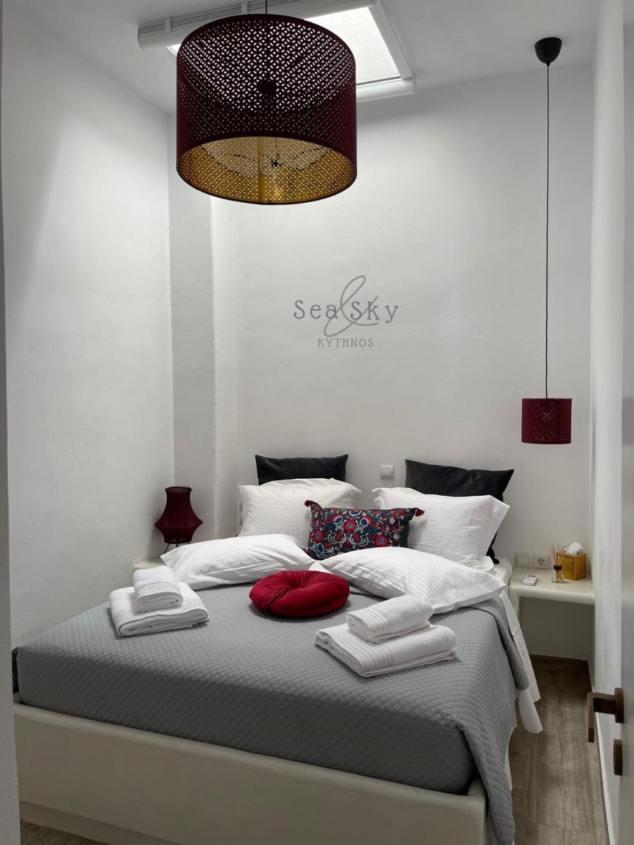 Sea and Sky - Kythnos. Vintage House - Housity