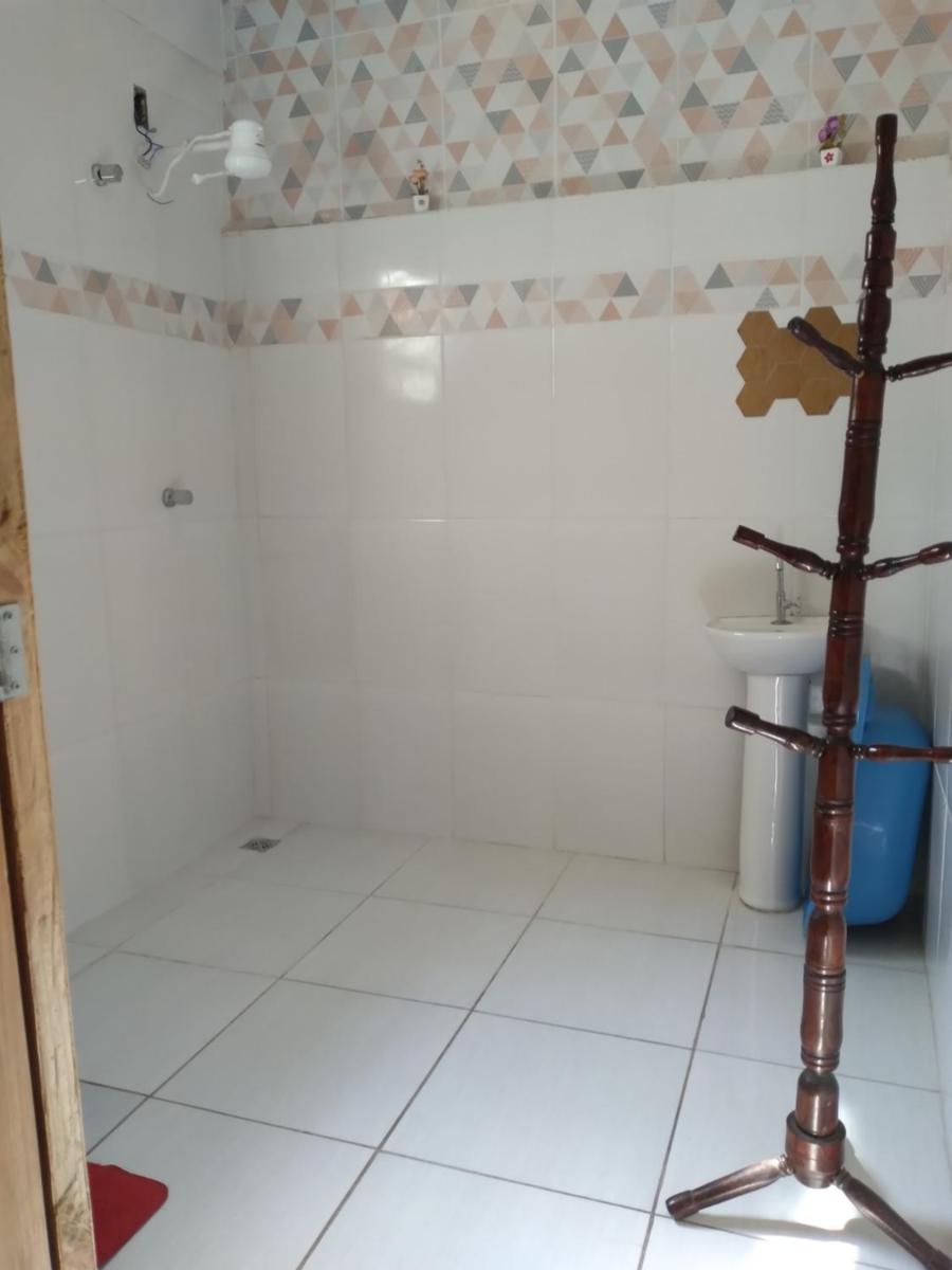 Casa Inteira a 1 Quarteirão da Basílica com garagem - Housity