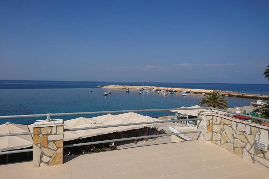 KORONI MARE -Sea view apartment/διαμέρισμα με θέα στην θάλασσα - Housity