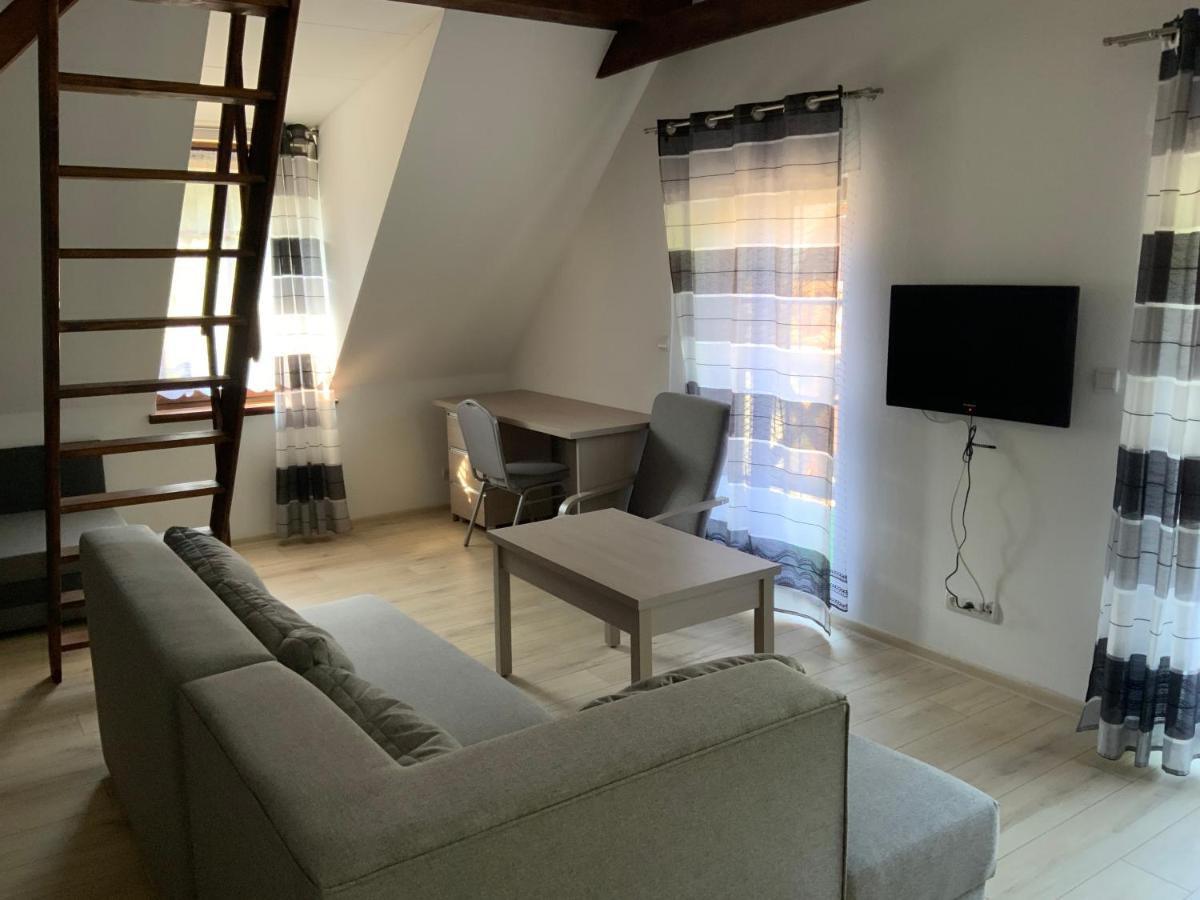 Apartamenty, domki, wędkowanie - Housity
