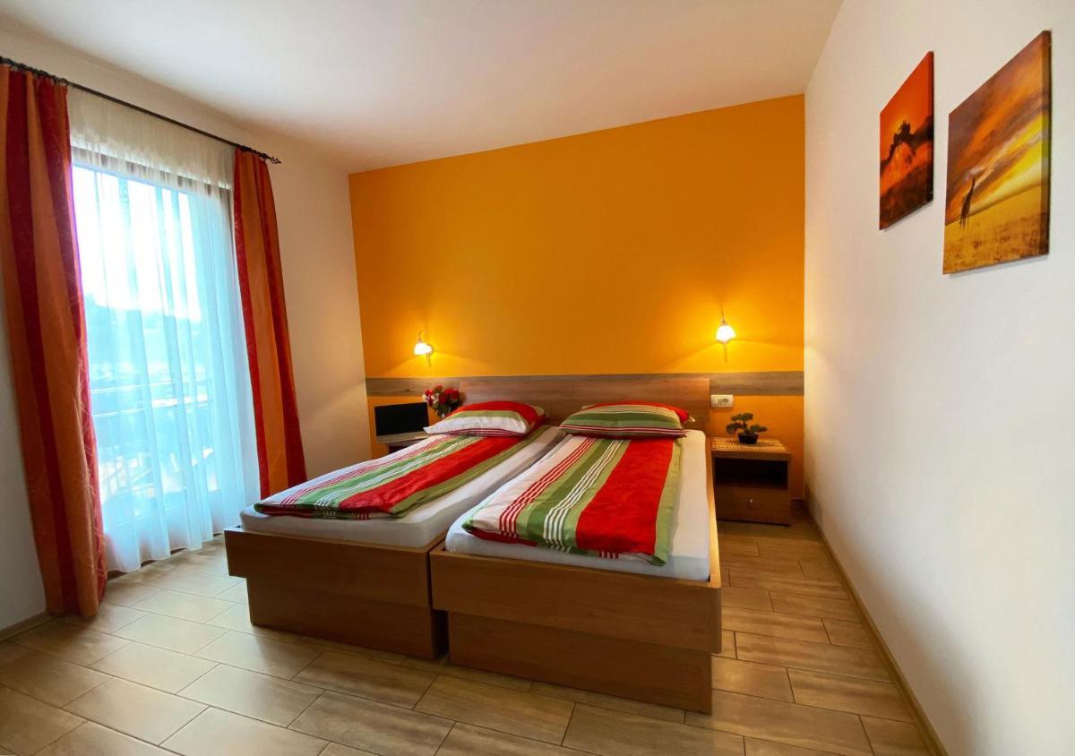 Guesthouse Mesec Zaplana - Housity
