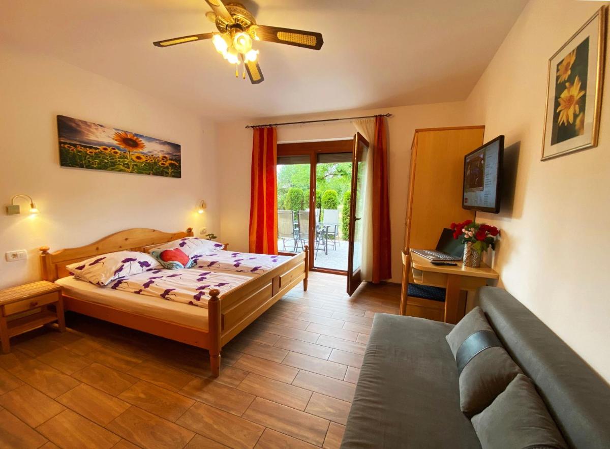 Guesthouse Mesec Zaplana - Housity