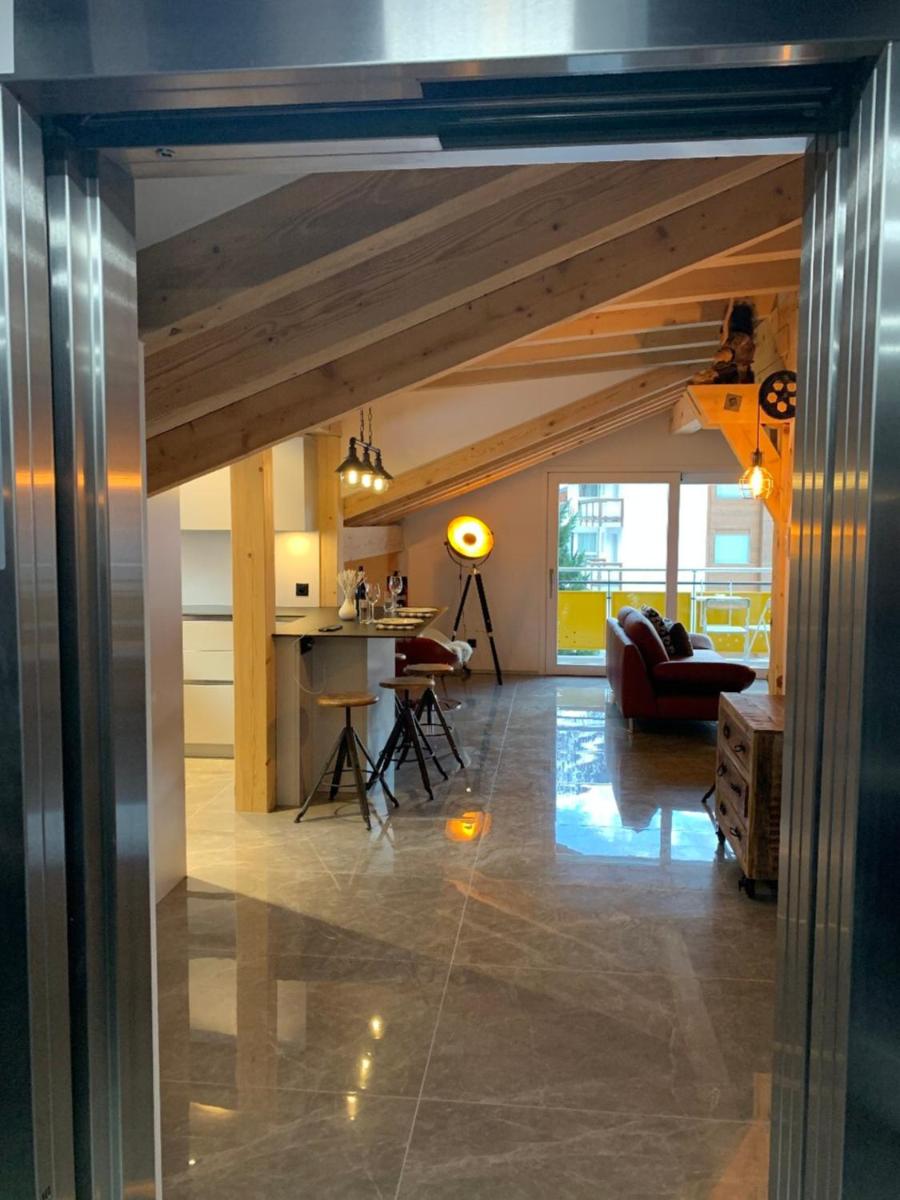 "alti Post" zentralgelegene, stilvolle Dachwohnung - Housity