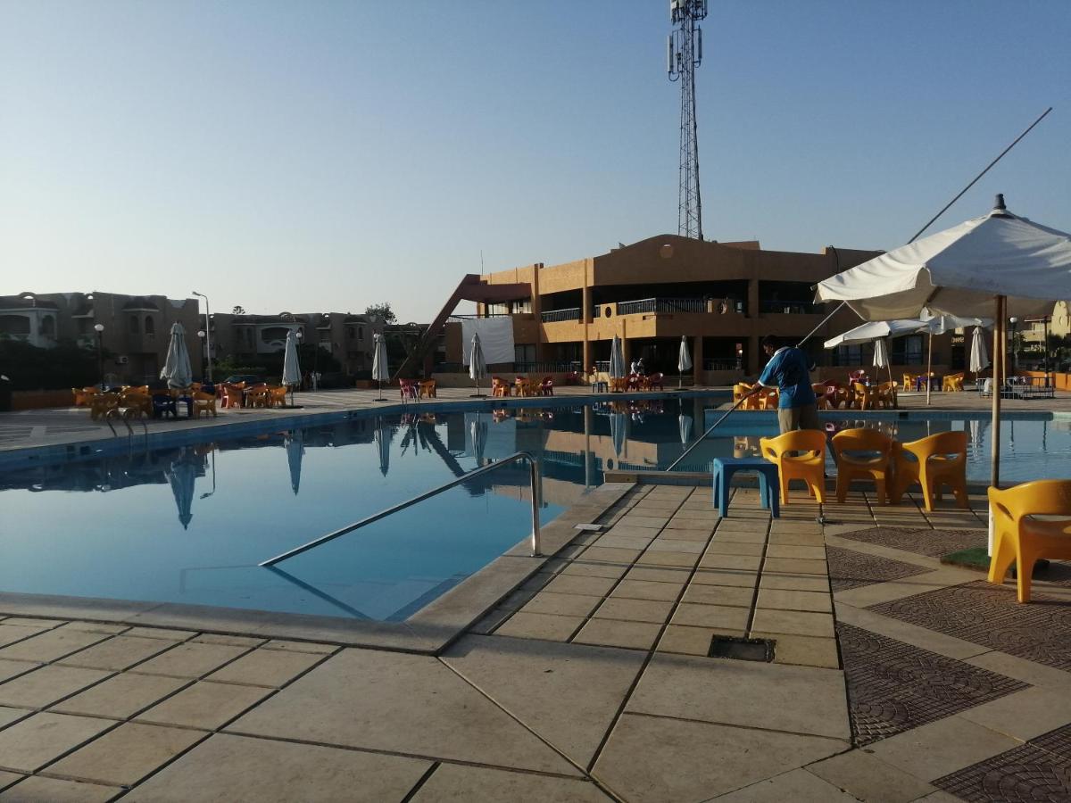 52H Green leaves Village, families & couples only - Housity