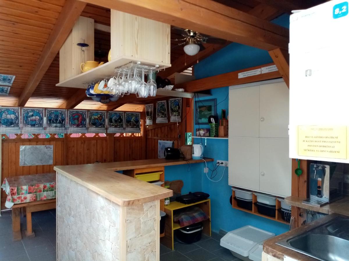 Penzion Slunce nad Vinným Sklepem - Housity