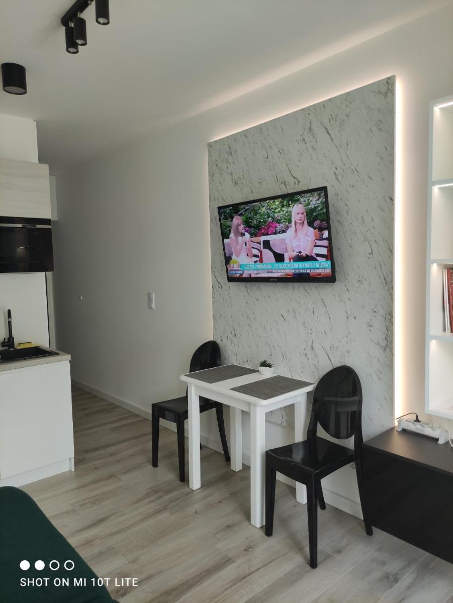 Studio Tęcza Rewal - 50m od morza - Parter z Tarasem - Housity