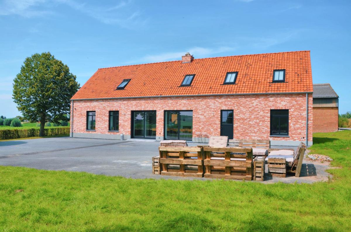 Prachtige Vakantiehoeve voor 20pers - Housity