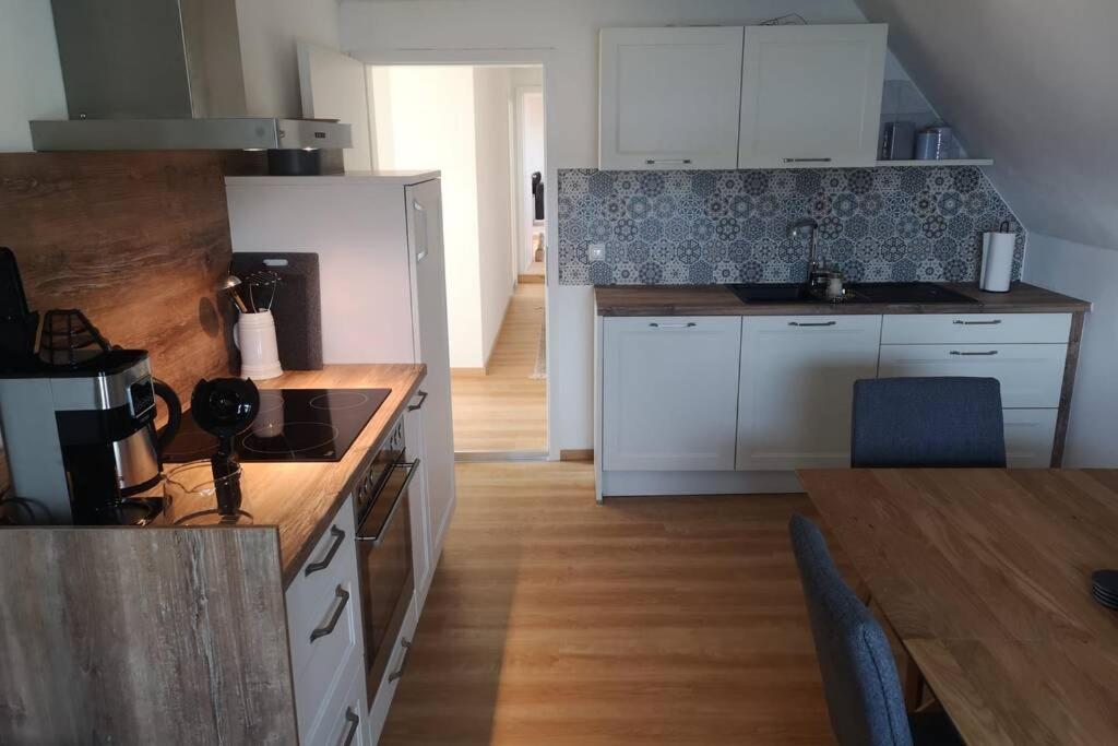 Ruhig gelegene, top moderne Ferienwohnung - Hot Tub und Sauna gegen Aufpreis - Housity