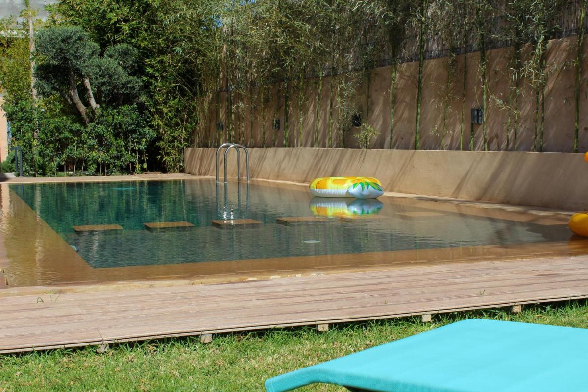 SOMPTUEUSE VILLA PISCINE chauffée et jacuzzi ARGAN GOLF- FIBRE OPTIQUE - NETFLIX - GOUVERANTE - Housity