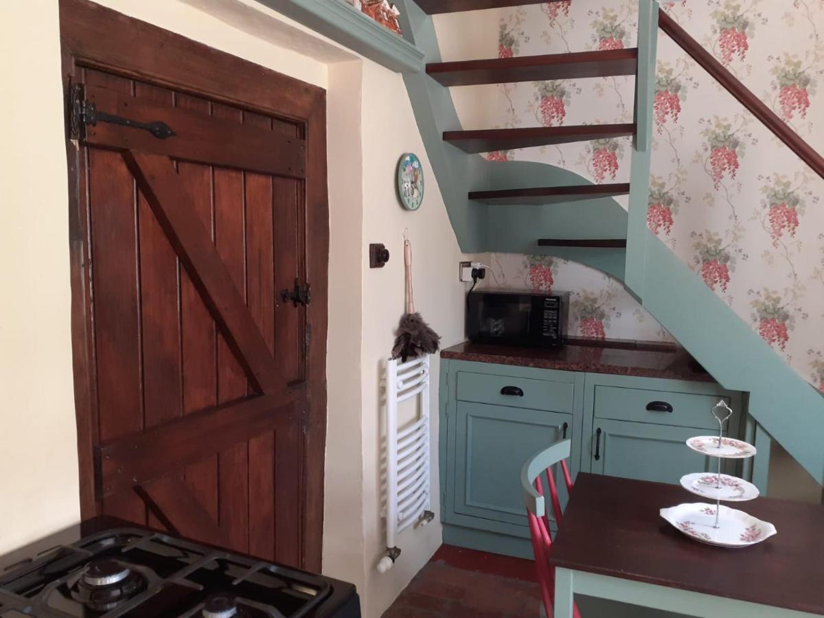 Quaint, rustic cottage, Bishops Lydeard - Housity