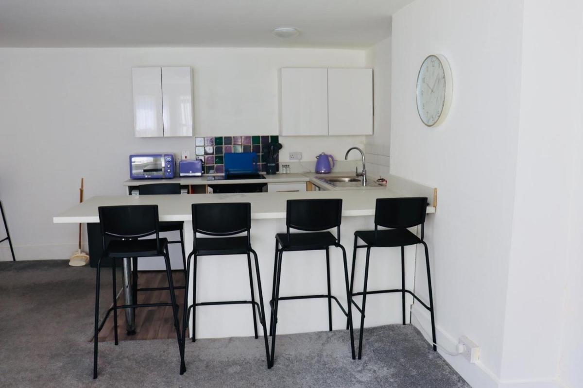 Garden Flat in the Heart of Southsea - Housity