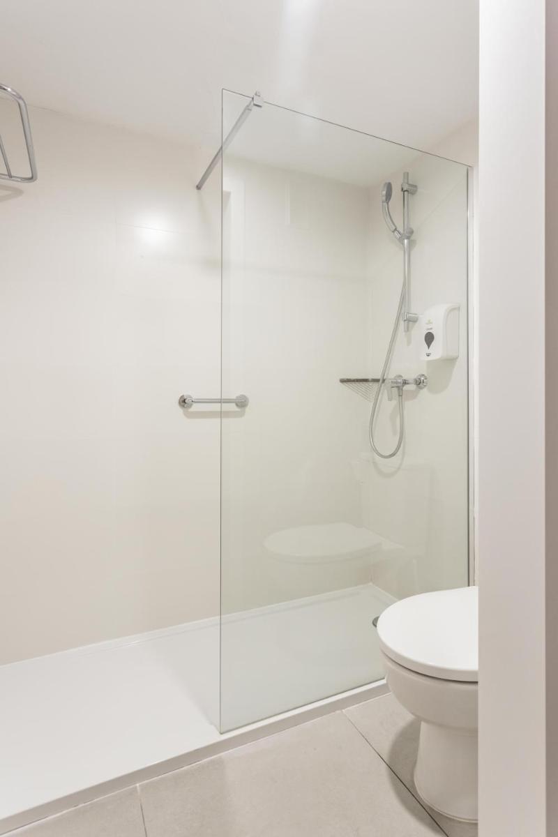 Un baño de Oroel Hotel & SPA