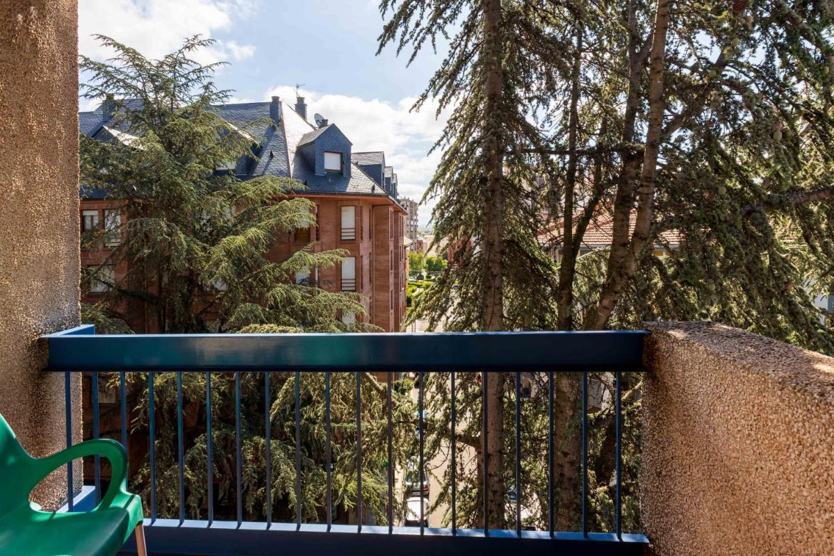 Un balcón o terraza de Oroel Hotel & SPA