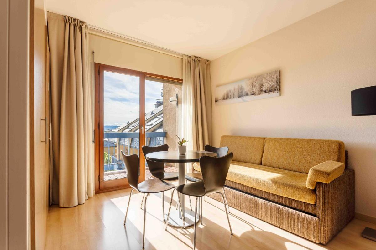 Zona de estar de Oroel Hotel & SPA