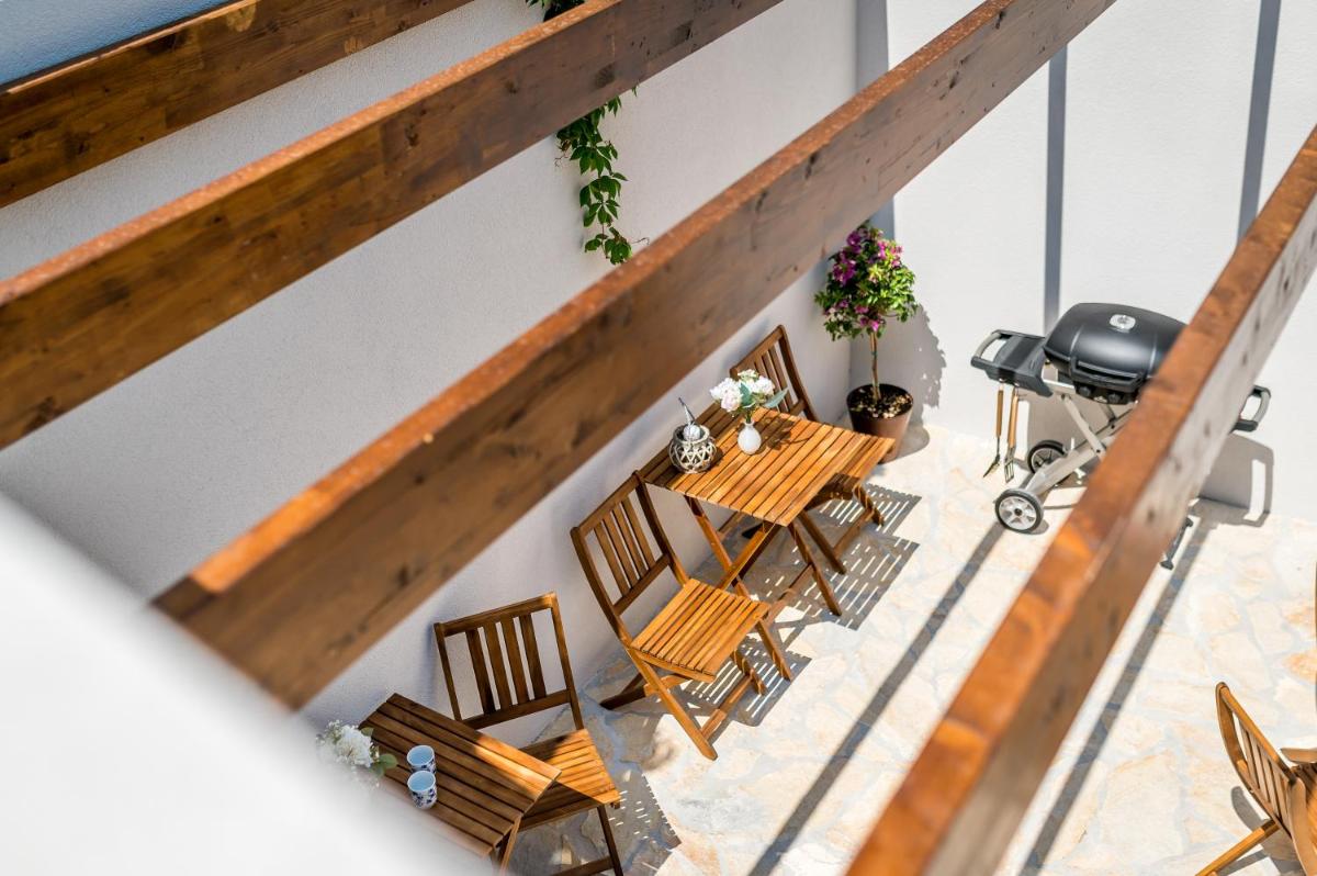 Luxury apartments Azalea Primošten - Housity