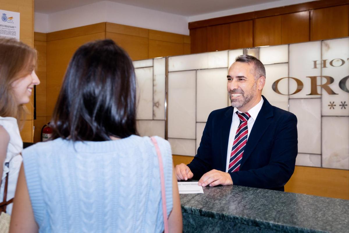 Clientes alojados en Oroel Hotel & SPA