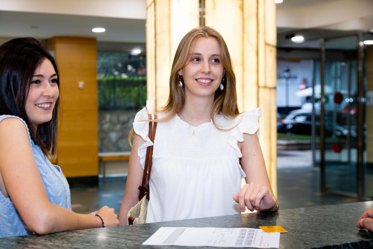 Clientes alojados en Oroel Hotel & SPA
