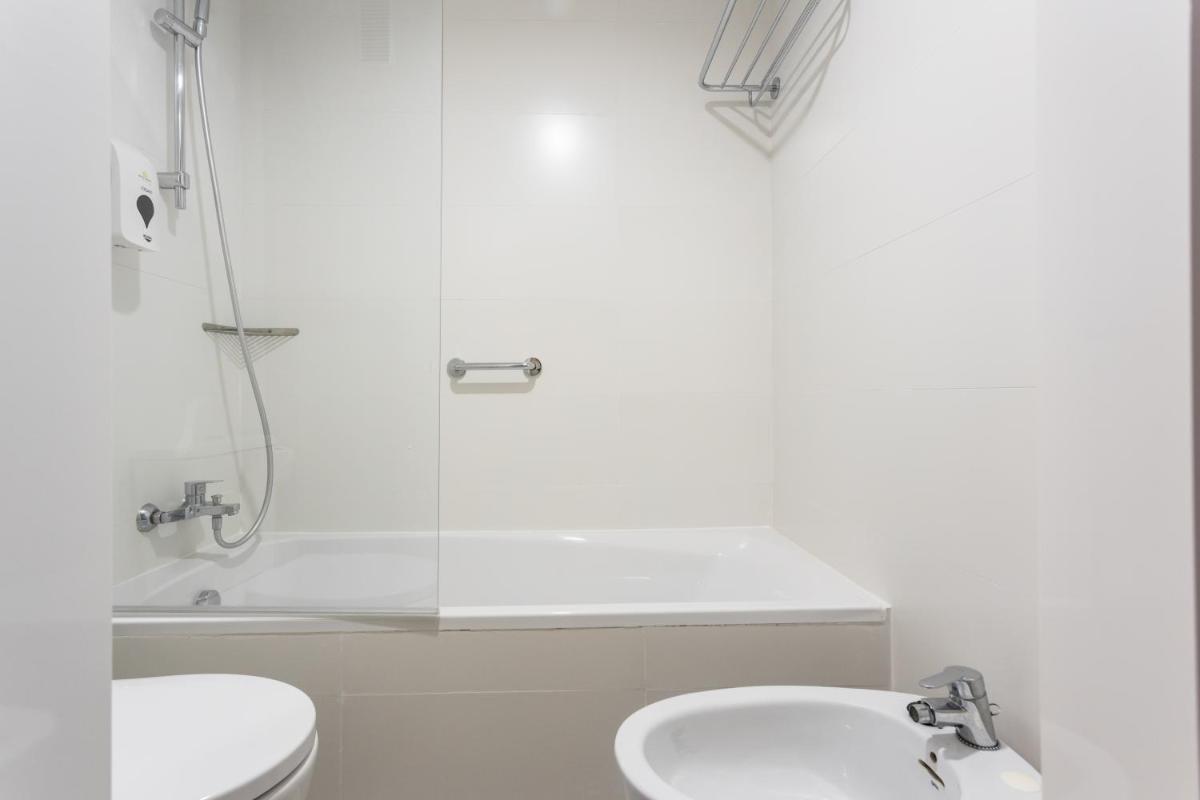 Un baño de Oroel Hotel & SPA