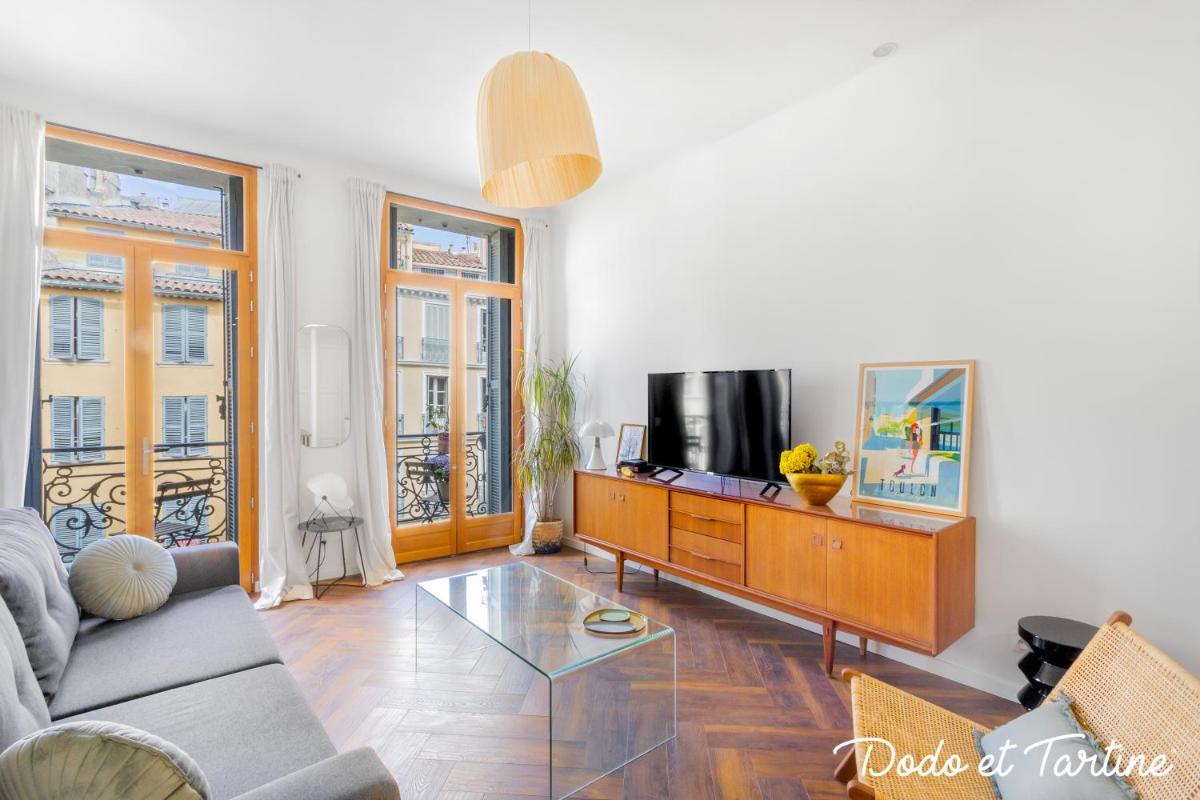 Suitetrails - Magnificent 2 bedroom downtown with AC - Dodo et Tartine