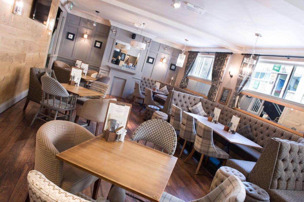 The County Hotel - Housity
