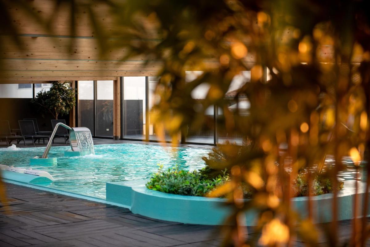 A piscina em ou perto de Hotel Cristal Vieira Praia & SPA