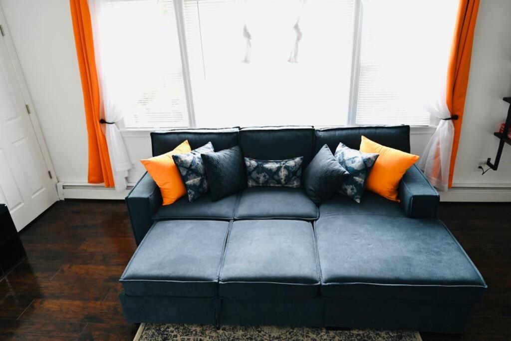 Bright & cozy * 2nd Floor Apartment*. Close to NYC - Housity