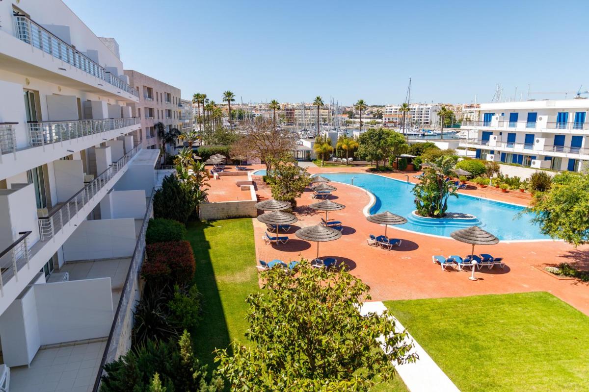 A piscina em ou perto de Marina Club Lagos Resort