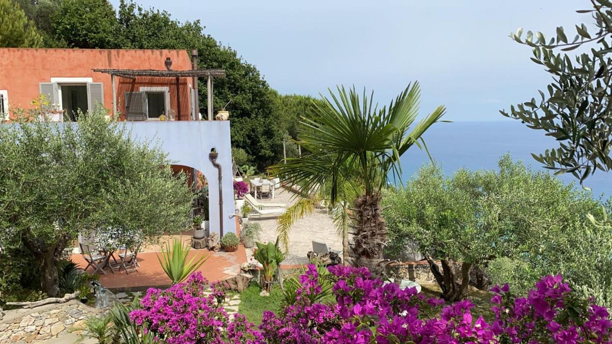 La BouganVilla Charme & Relax vista mare - Housity