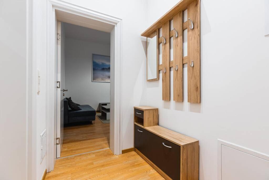 Family apartment next to Danube river - Housity