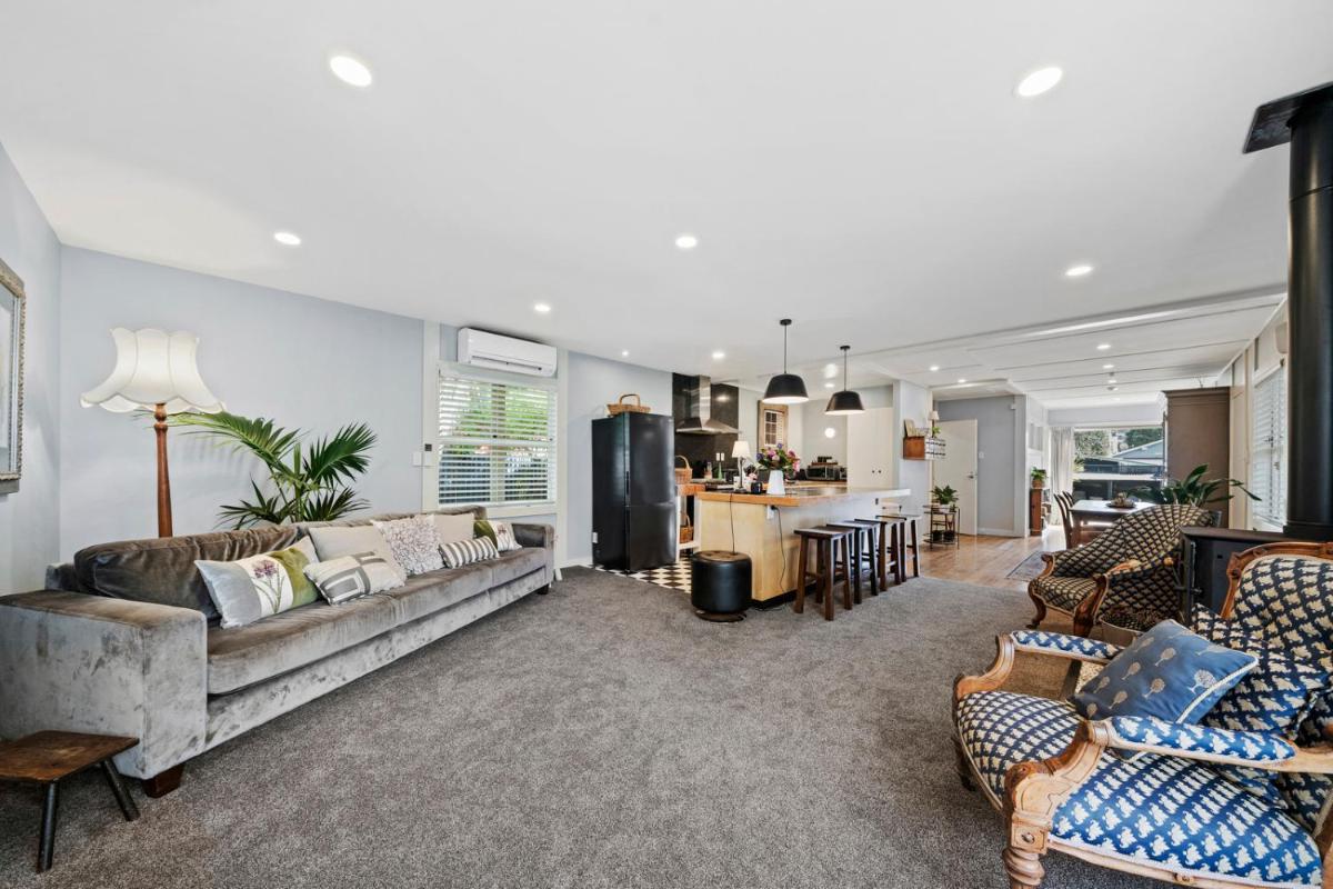 Suitetrails - The Long House - Waikanae Holiday Home