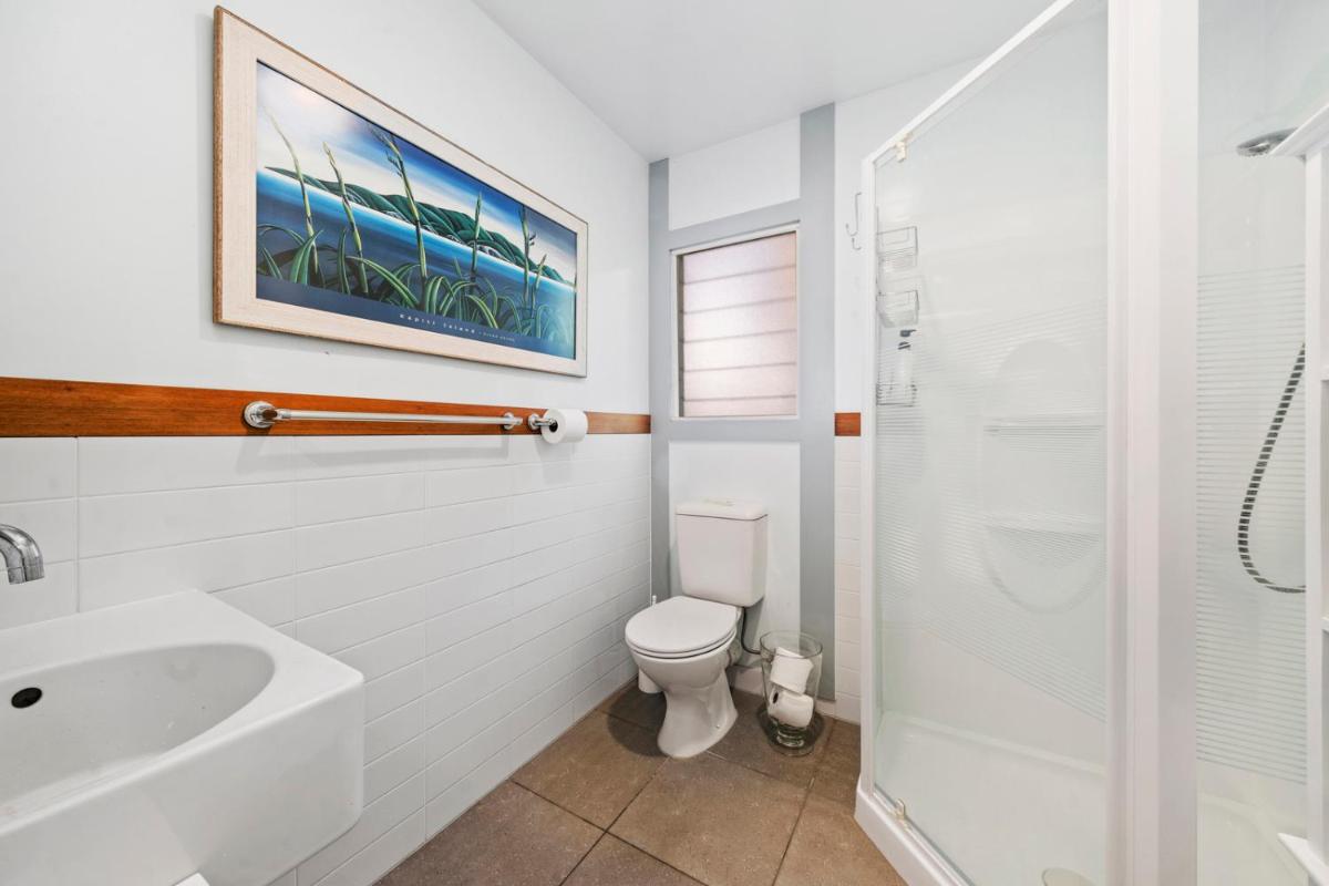 Suitetrails - The Long House - Waikanae Holiday Home