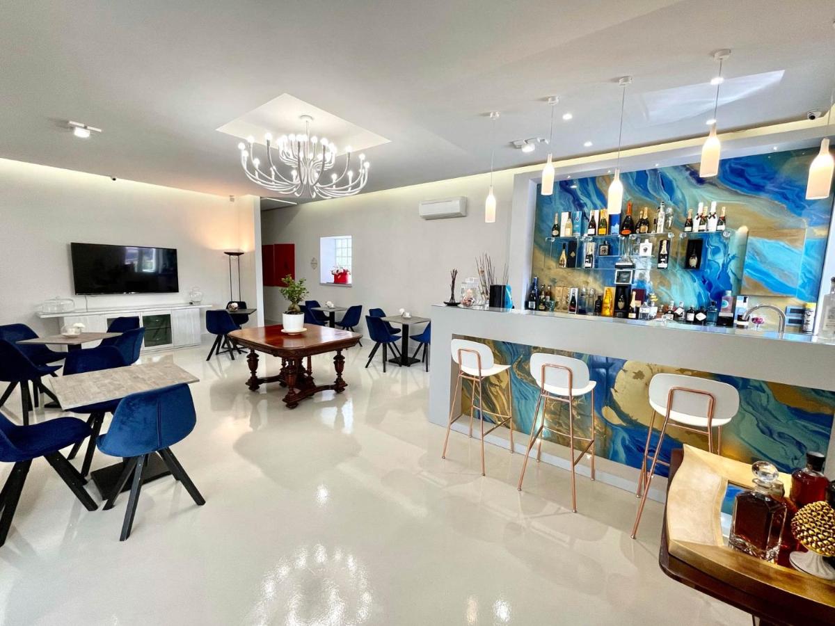 Tribus Boutique Hotel - Housity