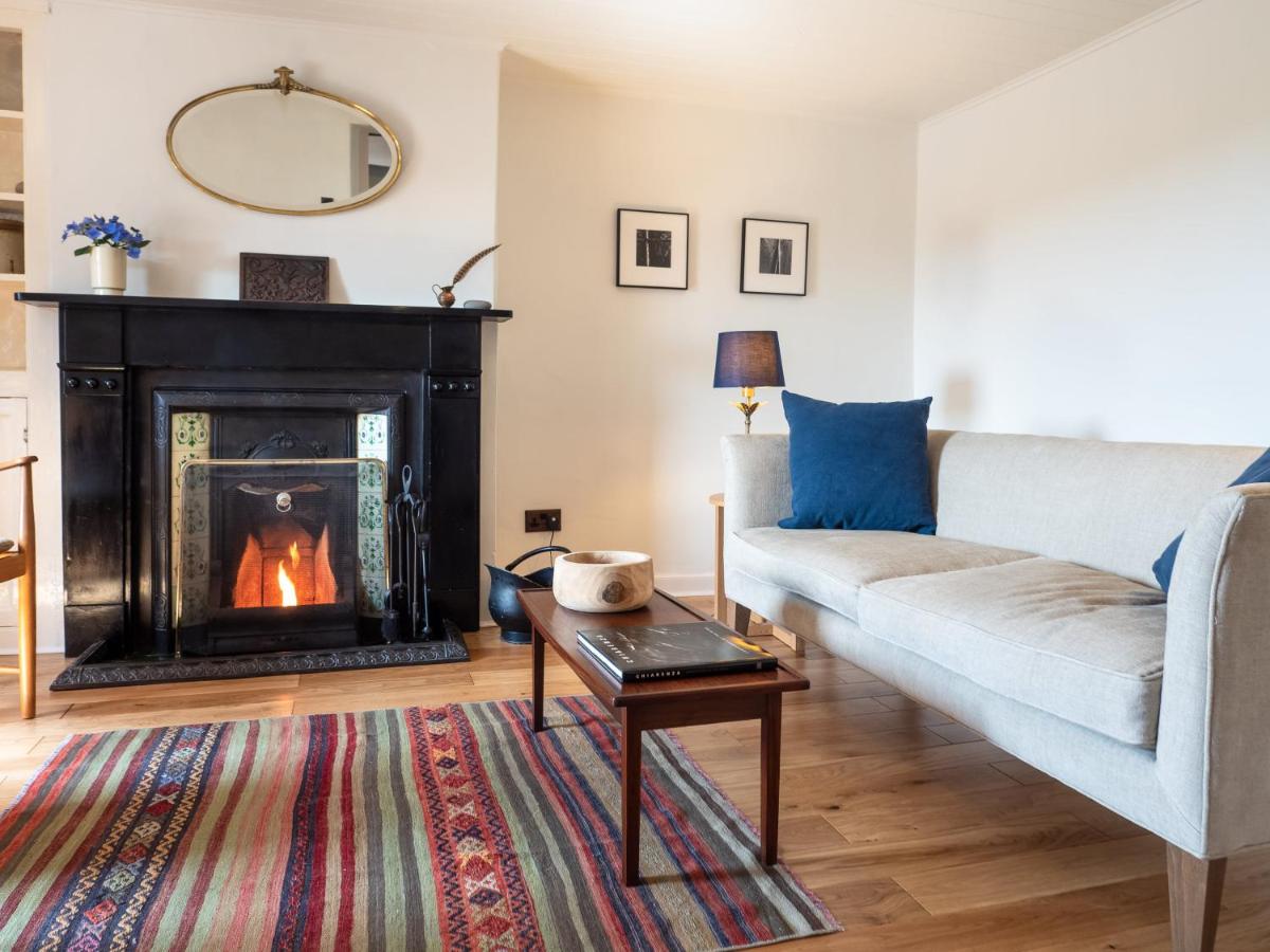 Wayside Cottage 1637 - Housity