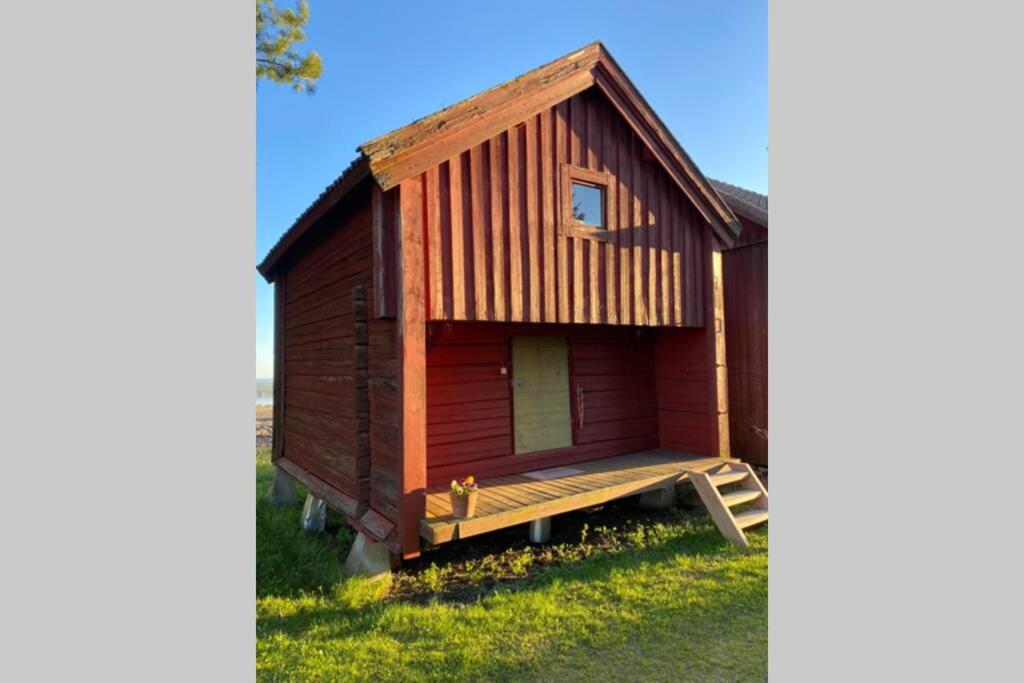 Mysigt härbre med fantastisk utsikt! - Housity