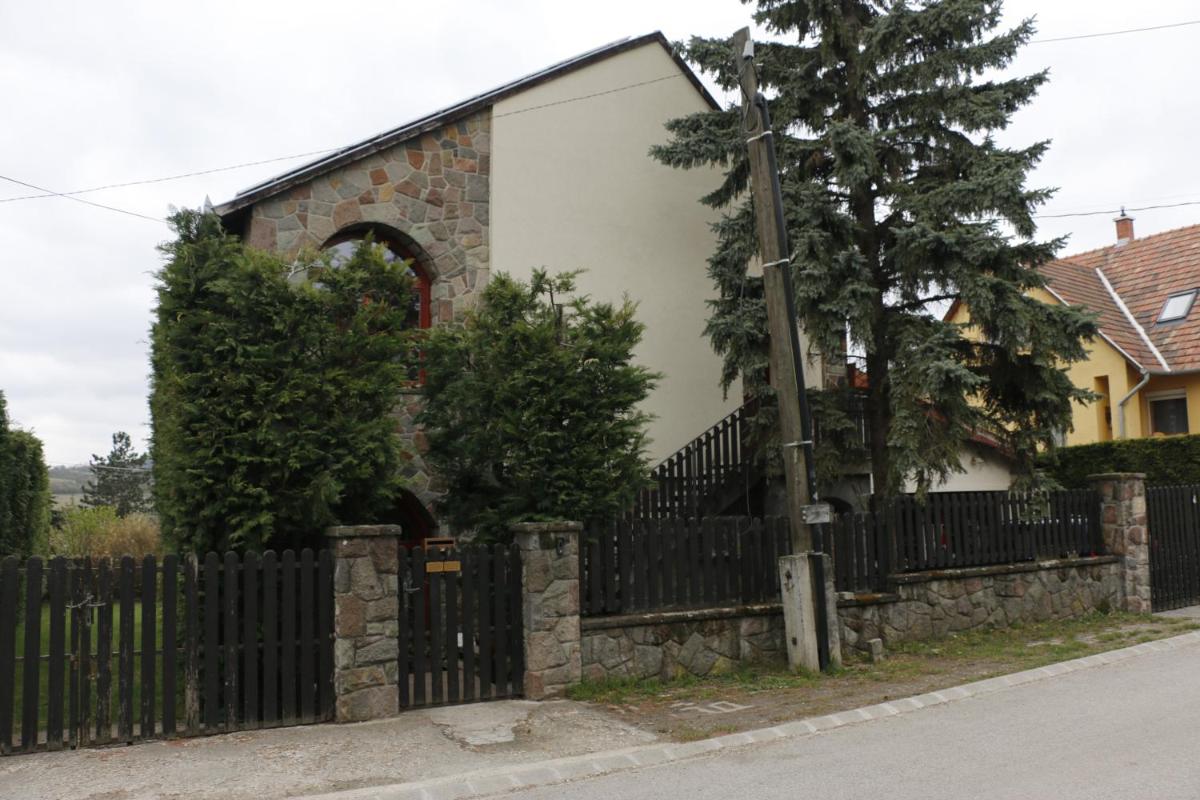 Flower Home - Housity