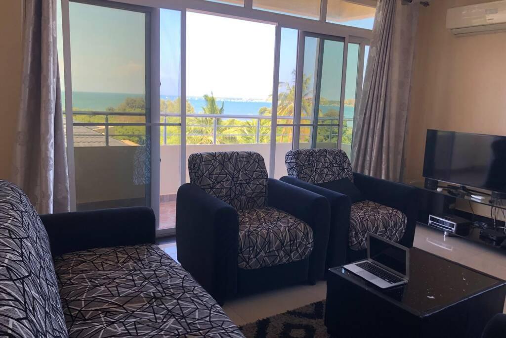 Ocean View 2 bedr apt @ prime location - Serviced - Housity