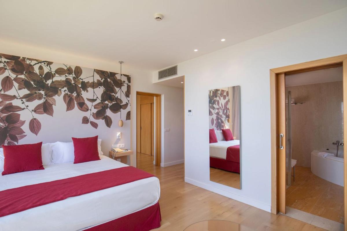 Cama o camas de una habitación en Hotel BCL Levante Club & Spa 4 Sup - Only Adults Recomended