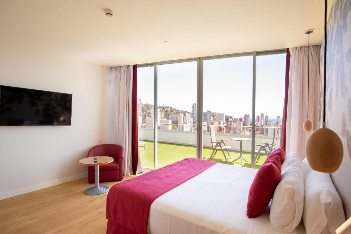 Cama o camas de una habitación en Hotel BCL Levante Club & Spa 4 Sup - Only Adults Recomended