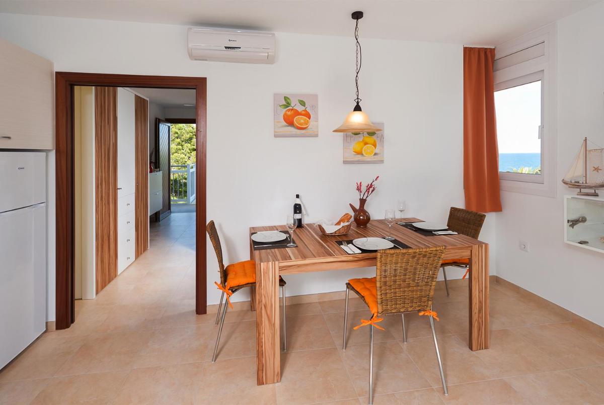 Apartamentos Mar y Sol - Housity
