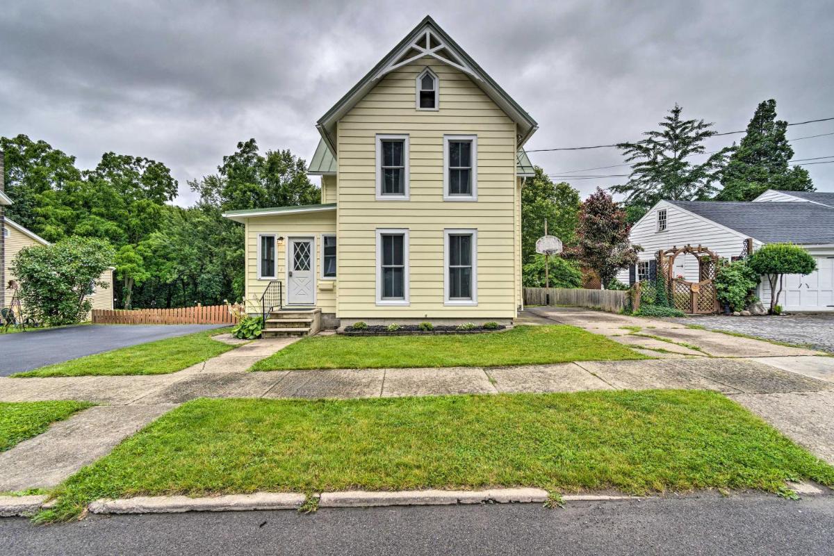 Penn Yan Escape with Yard, 1 Mi to Keuka Lake! - Housity