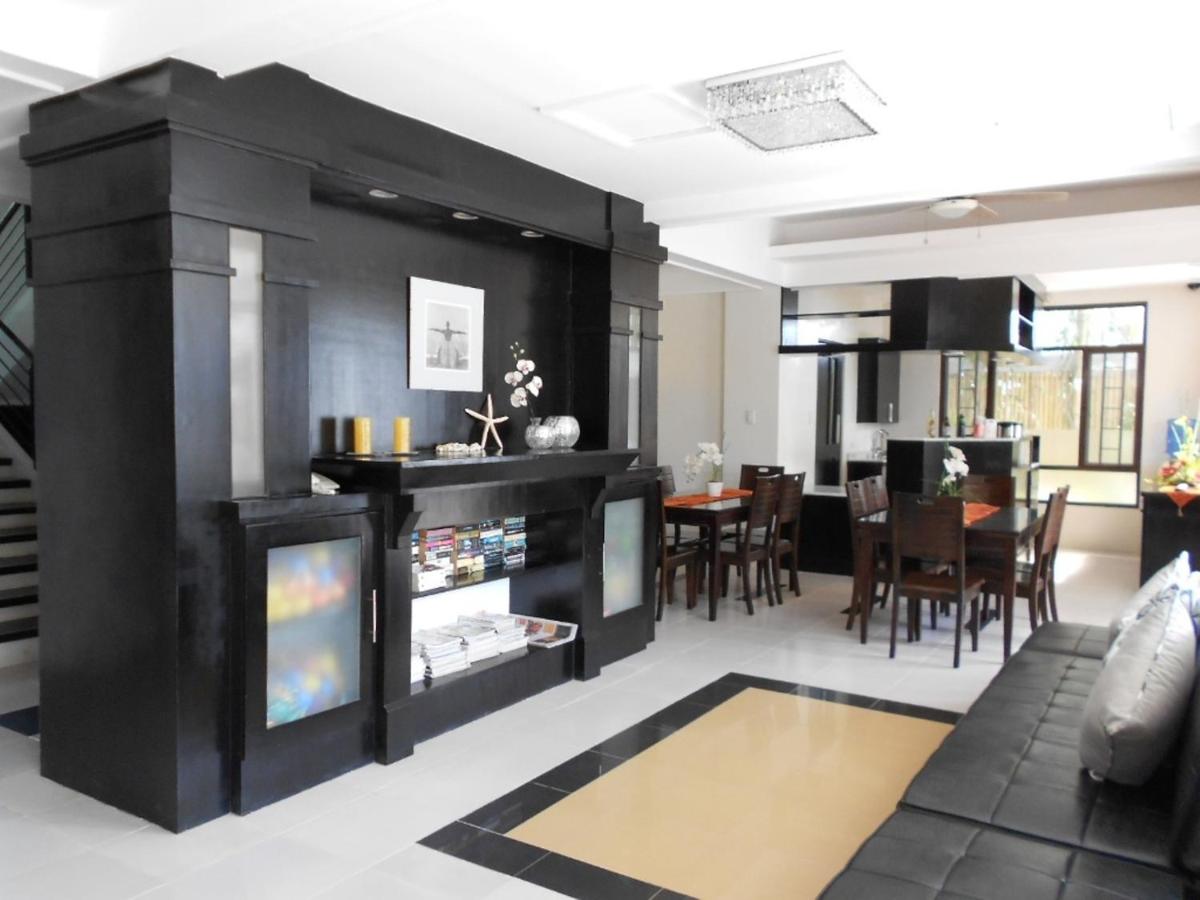 One Crescent Place Hotel - Housity