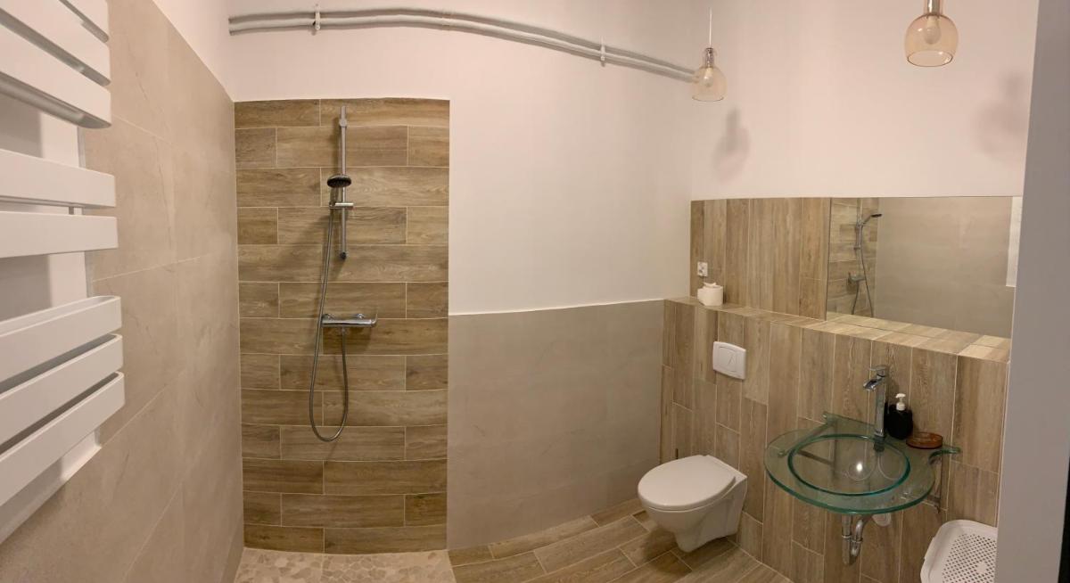 Apartamenty Stacja - Housity