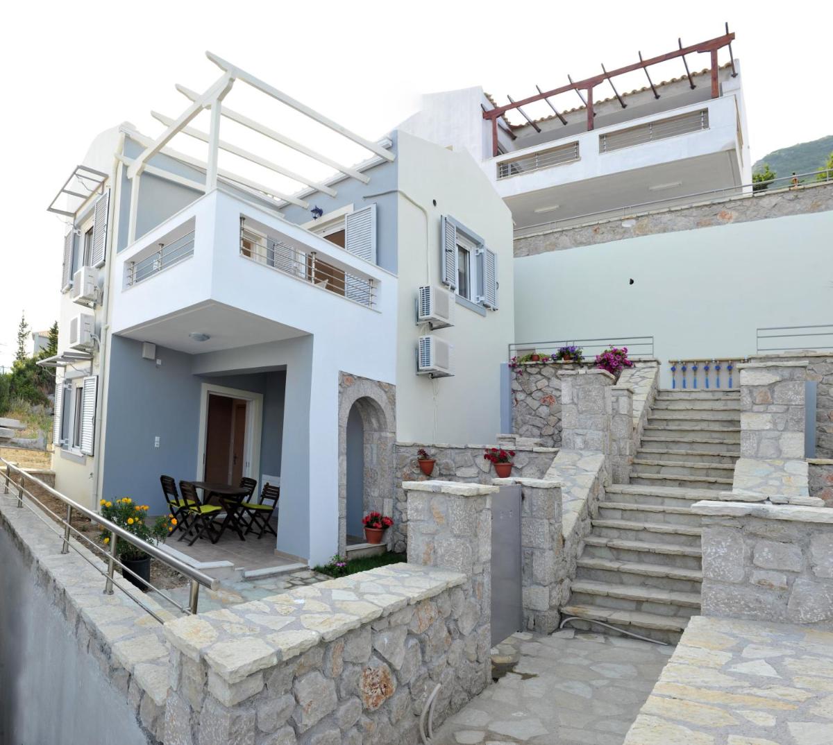 Lemon Tree - Housity