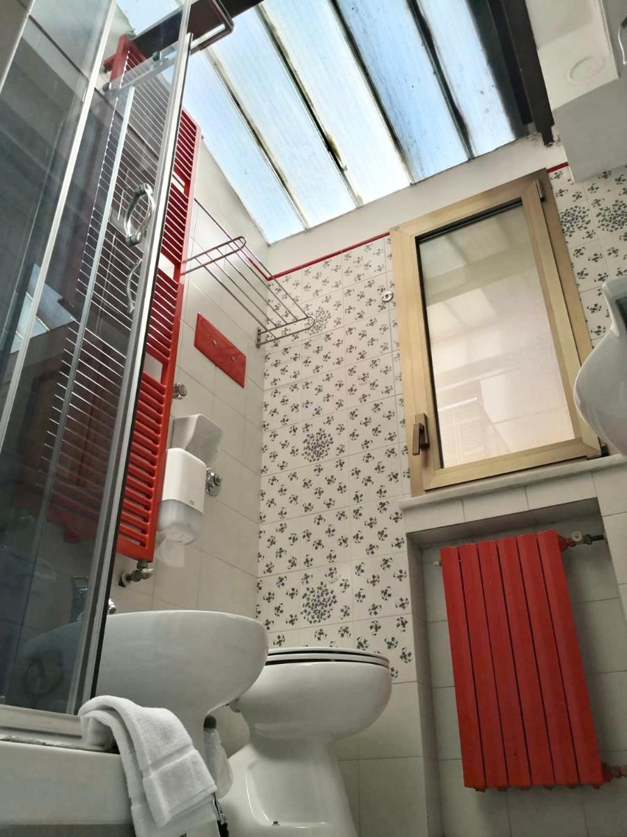 8- Tourist House Bologna - Light House - Self check-in - Housity