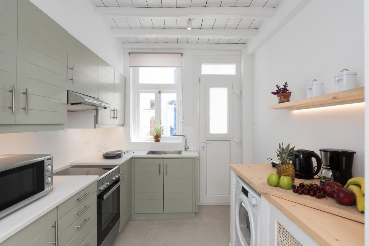 The Mykonos Bougainvillea Townhouse - Housity